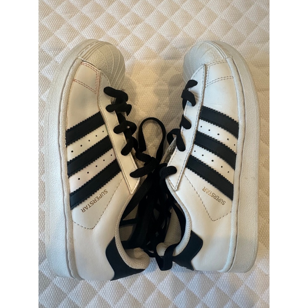 Adidas Superstar J White Black Kids Sneakers C77394 Size 3 US